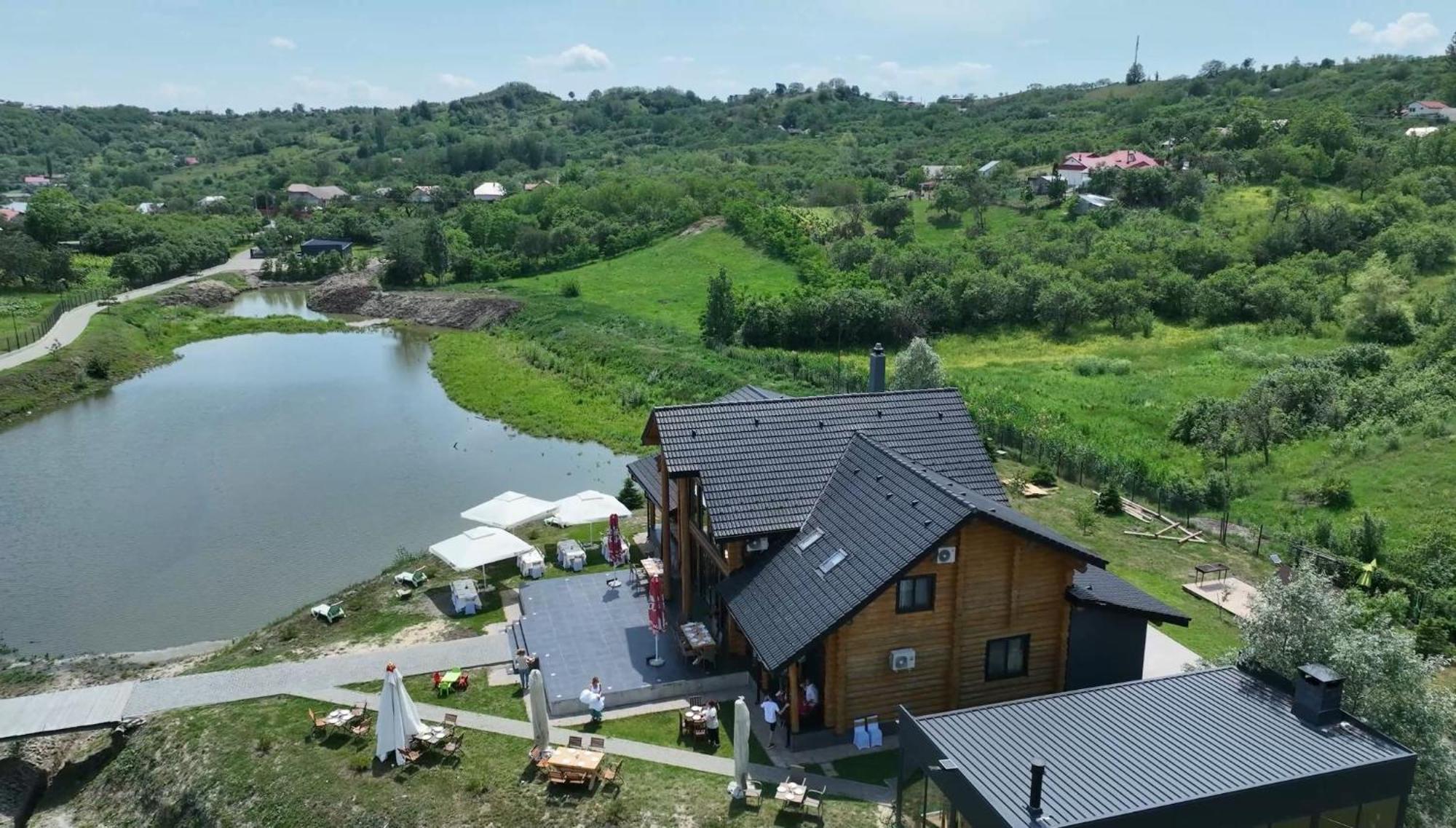 Mountain Lake Jbs Hotel Foksány Kültér fotó