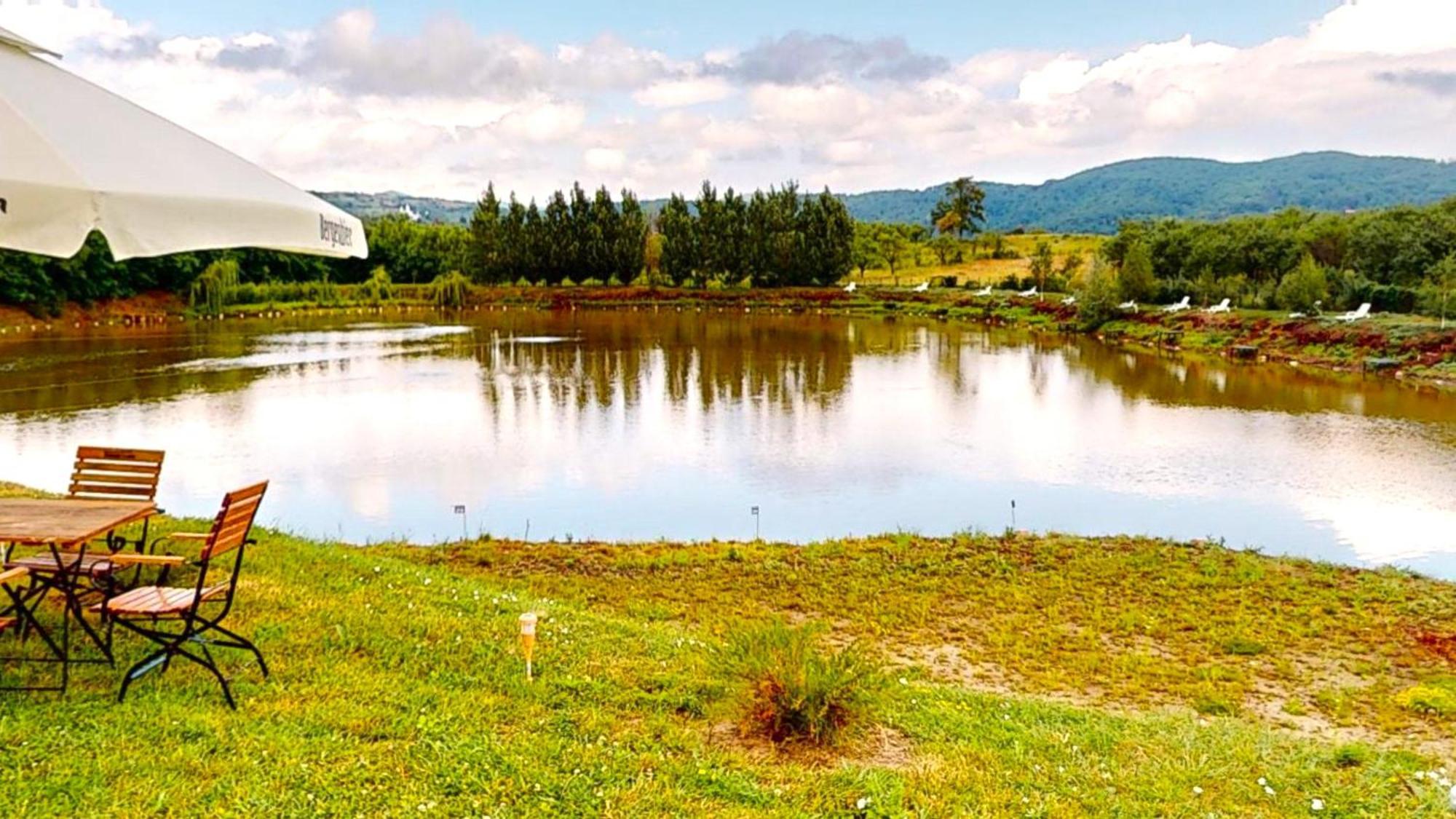 Mountain Lake Jbs Hotel Foksány Kültér fotó