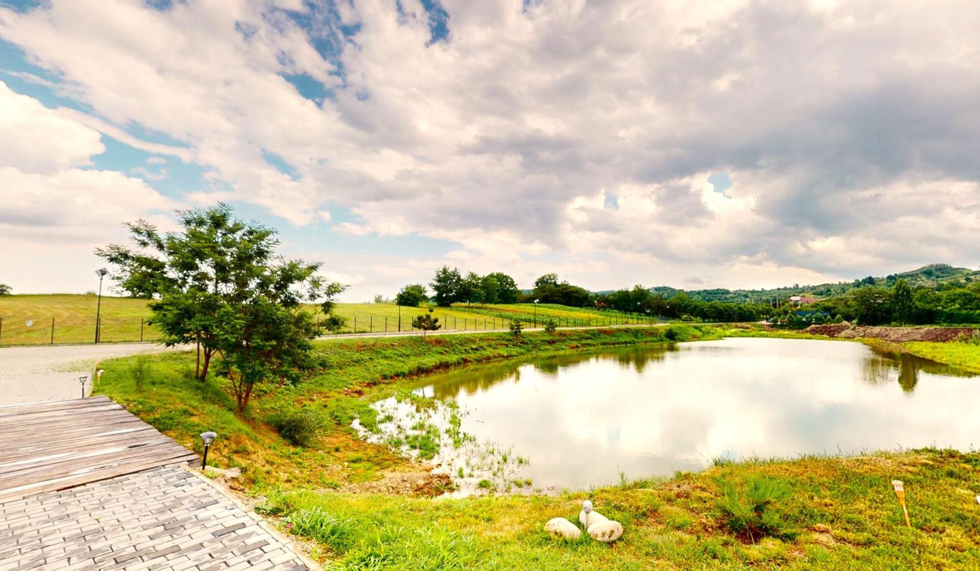 Mountain Lake Jbs Hotel Foksány Kültér fotó